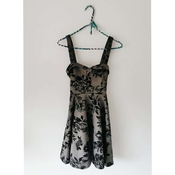 Barefoot Contessa Gothic Floral Empire Dress - Picture 1 of 4
